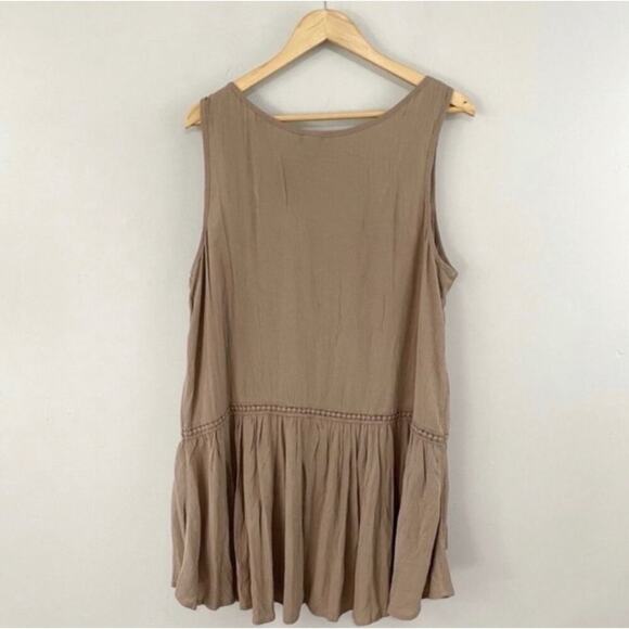 Torrid NWT Gauzy Crochet Tank - Picture 3 of 5